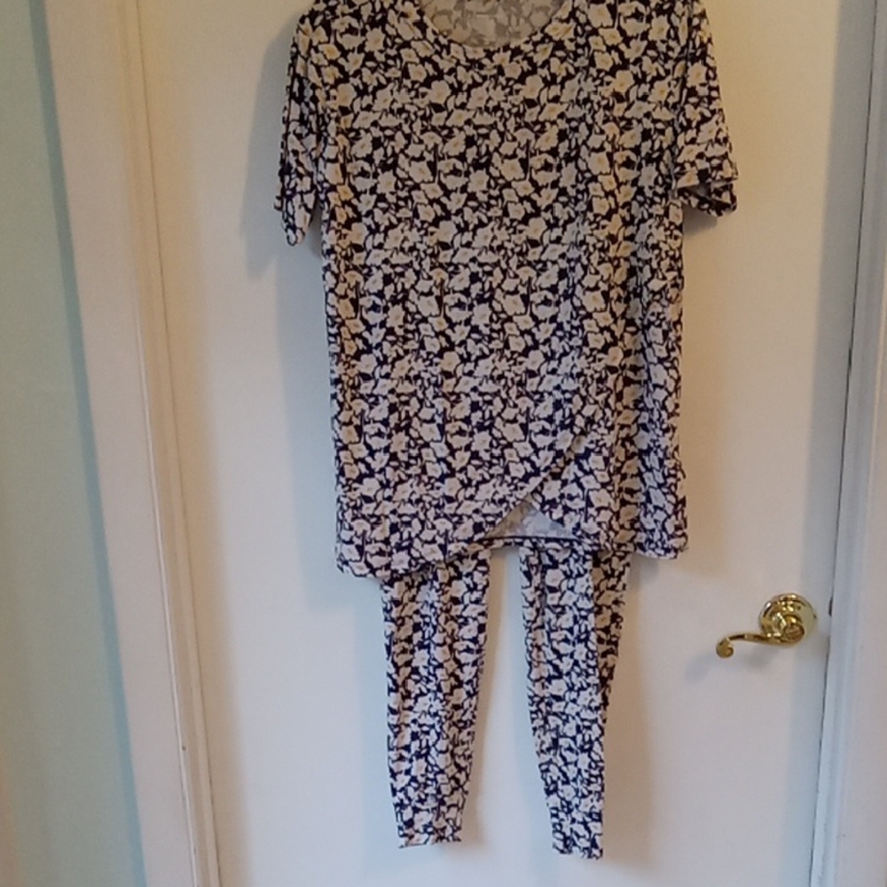 Maternity & Nursing Pajamas Amazon Essentials Floral Print Two-Piece - Picture 4 of 11